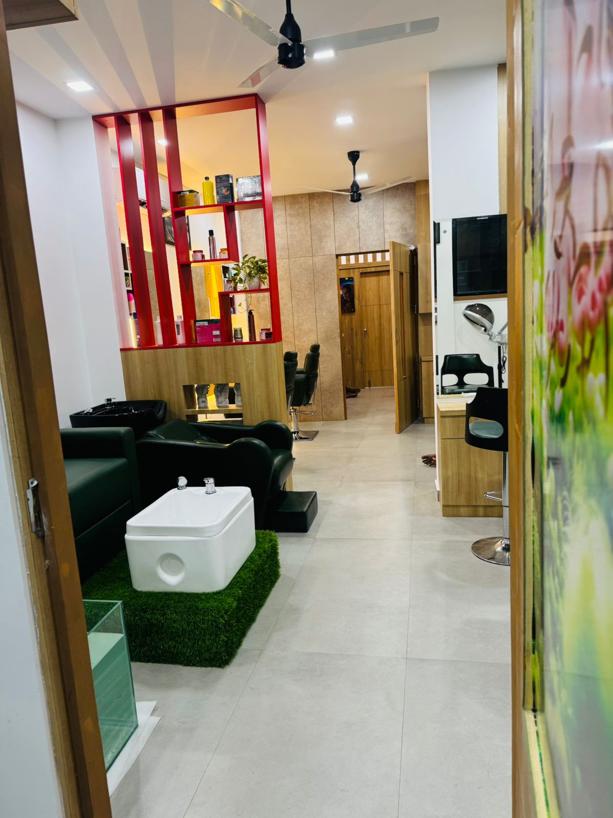 New Vibe Ladies Beauty Parlour